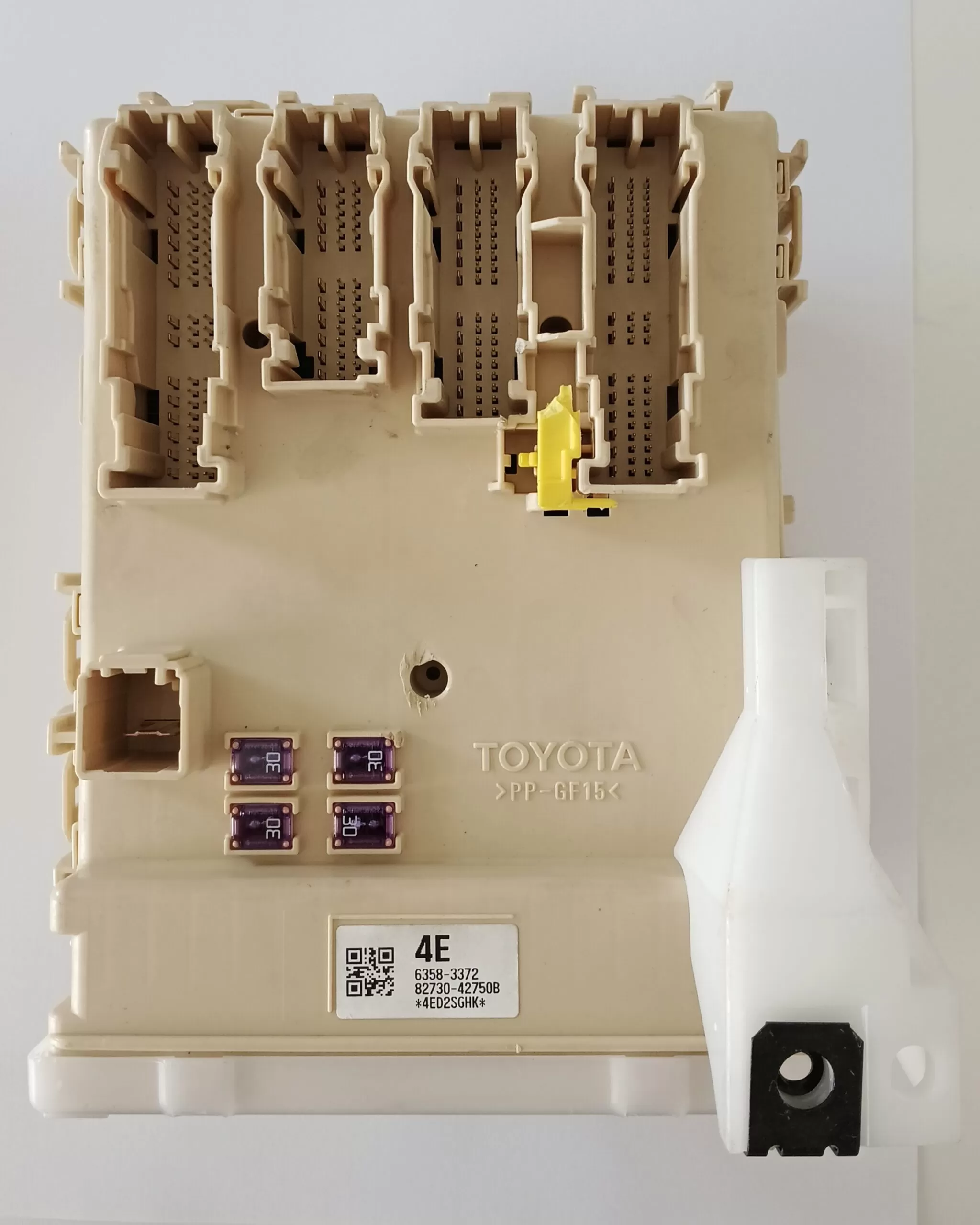 Caixa Fusível Toyota RAV4 6358-3372 63583372 4E Original